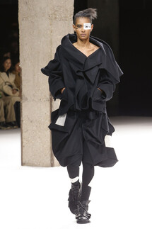 Yohji Yamamoto Fall 2018 Ready-to-Wear , Ёдзи Ямамото осень зима 2018 , Fashion show , неделя моды в Париже , PFW , Mainstyles